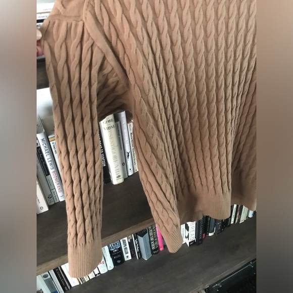 NWOT Preppy Perfectly Over-sized Gant Stretch Cotton Cable Knit V-Neck Sweater M - Picture 11 of 15
